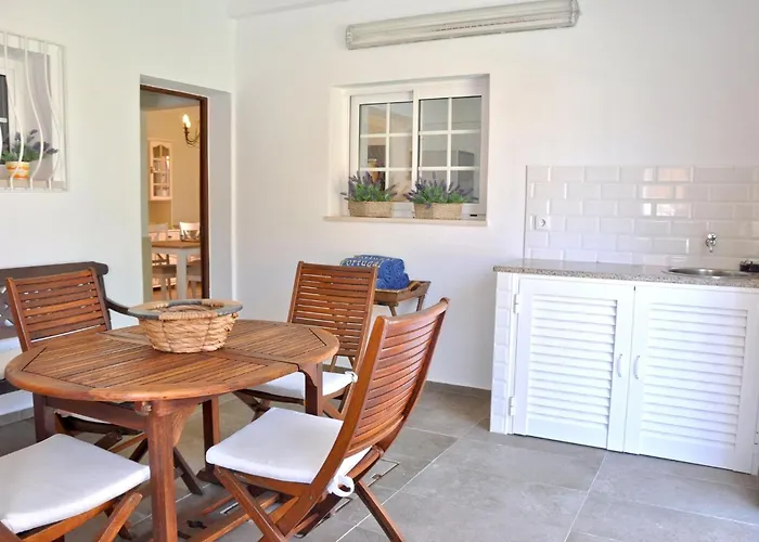 Fantastic For Family Gatherings, Optional Pool Heating, Free Air Con Wifi Villa Quarteira