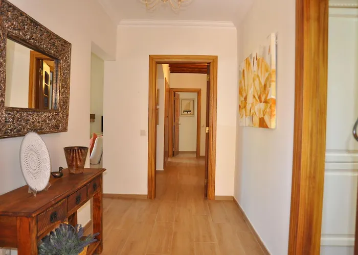 Fantastic For Family Gatherings, Optional Pool Heating, Free Air Con Wifi Villa