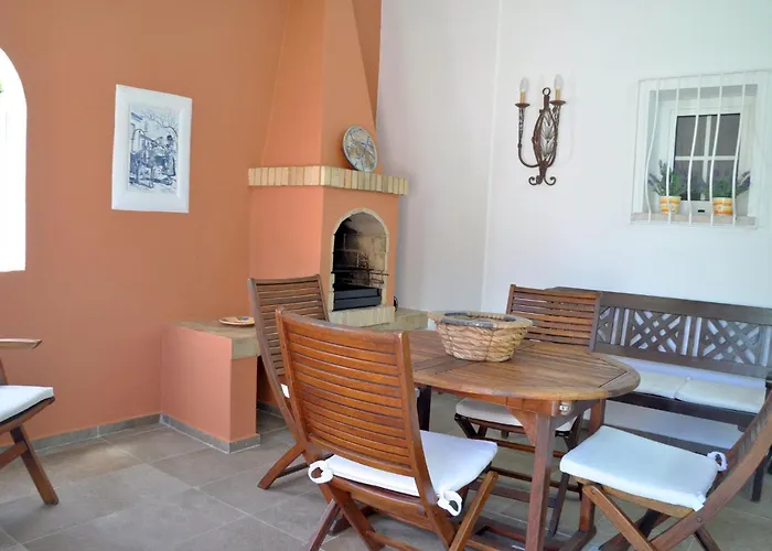 Villa Fantastic For Family Gatherings, Optional Pool Heating, Free Air Con Wifi
