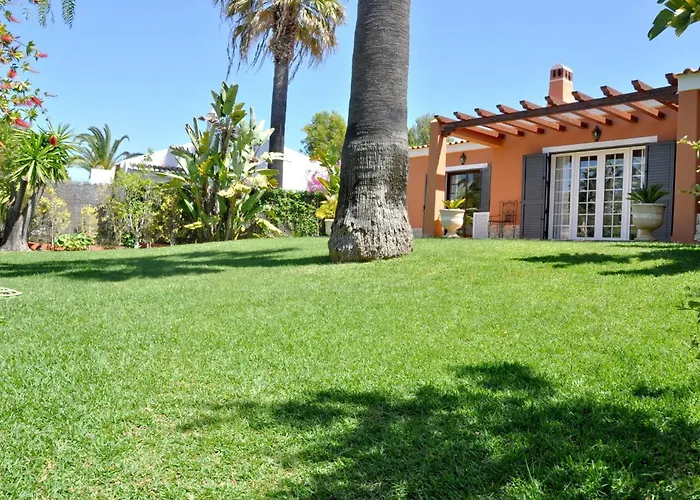 Fantastic For Family Gatherings, Optional Pool Heating, Free Air Con Wifi Quarteira