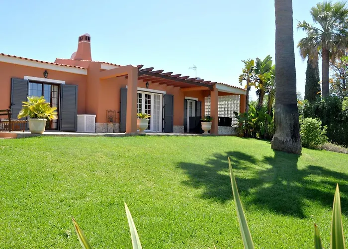 Fantastic For Family Gatherings, Optional Pool Heating, Free Air Con Wifi Villa