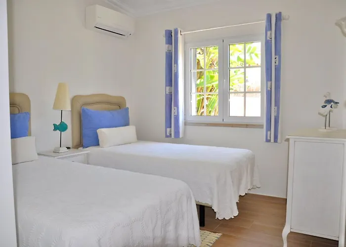 Villa Fantastic For Family Gatherings, Optional Pool Heating, Free Air Con Wifi