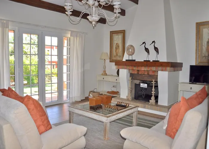 Fantastic For Family Gatherings, Optional Pool Heating, Free Air Con Wifi