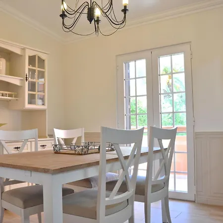 Villa Fantastic For Family Gatherings, Optional Pool Heating, Free Air Con Wifi *