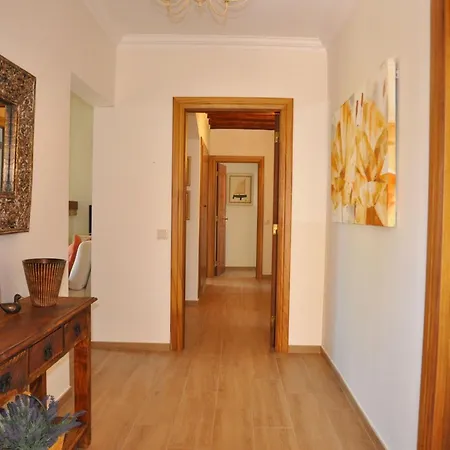 Fantastic For Family Gatherings, Optional Pool Heating, Free Air Con Wifi Villa