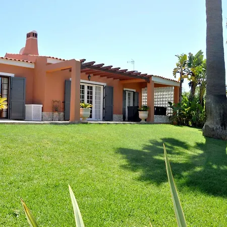 Fantastic For Family Gatherings, Optional Pool Heating, Free Air Con Wifi Villa