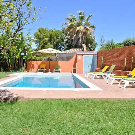 Villa Fantastic For Family Gatherings, Optional Pool Heating, Free Air Con Wifi *