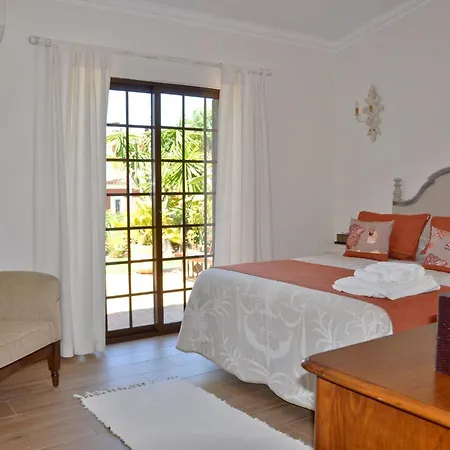 Villa Fantastic For Family Gatherings, Optional Pool Heating, Free Air Con Wifi *