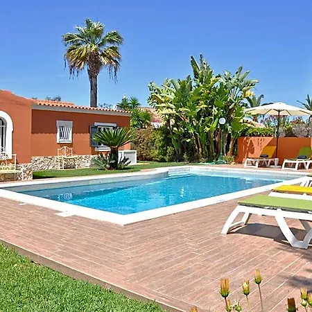 Fantastic For Family Gatherings, Optional Pool Heating, Free Air Con Wifi * 维拉摩拉