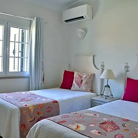 Fantastic For Family Gatherings, Optional Pool Heating, Free Air Con Wifi 别墅 *