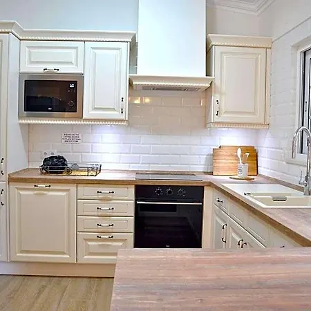 Fantastic For Family Gatherings, Optional Pool Heating, Free Air Con Wifi 别墅 *