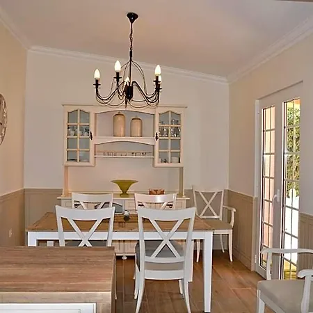 Fantastic For Family Gatherings, Optional Pool Heating, Free Air Con Wifi 别墅