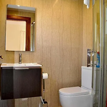Fantastic For Family Gatherings, Optional Pool Heating, Free Air Con Wifi *