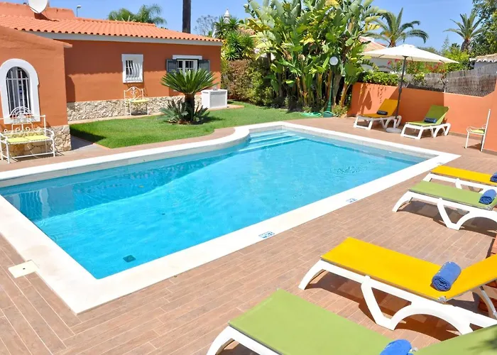 Fantastic For Family Gatherings, Optional Pool Heating, Free Air Con Wifi *