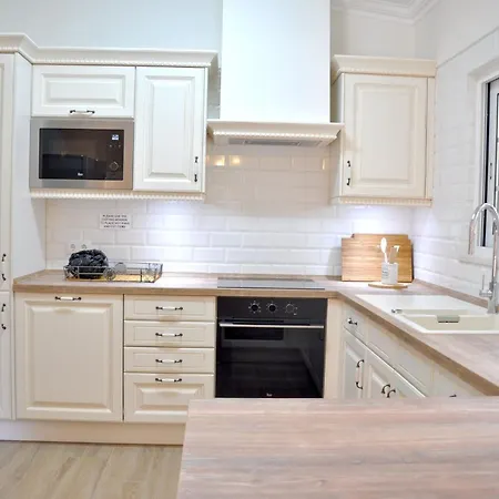 Villa Fantastic For Family Gatherings, Optional Pool Heating, Free Air Con Wifi
